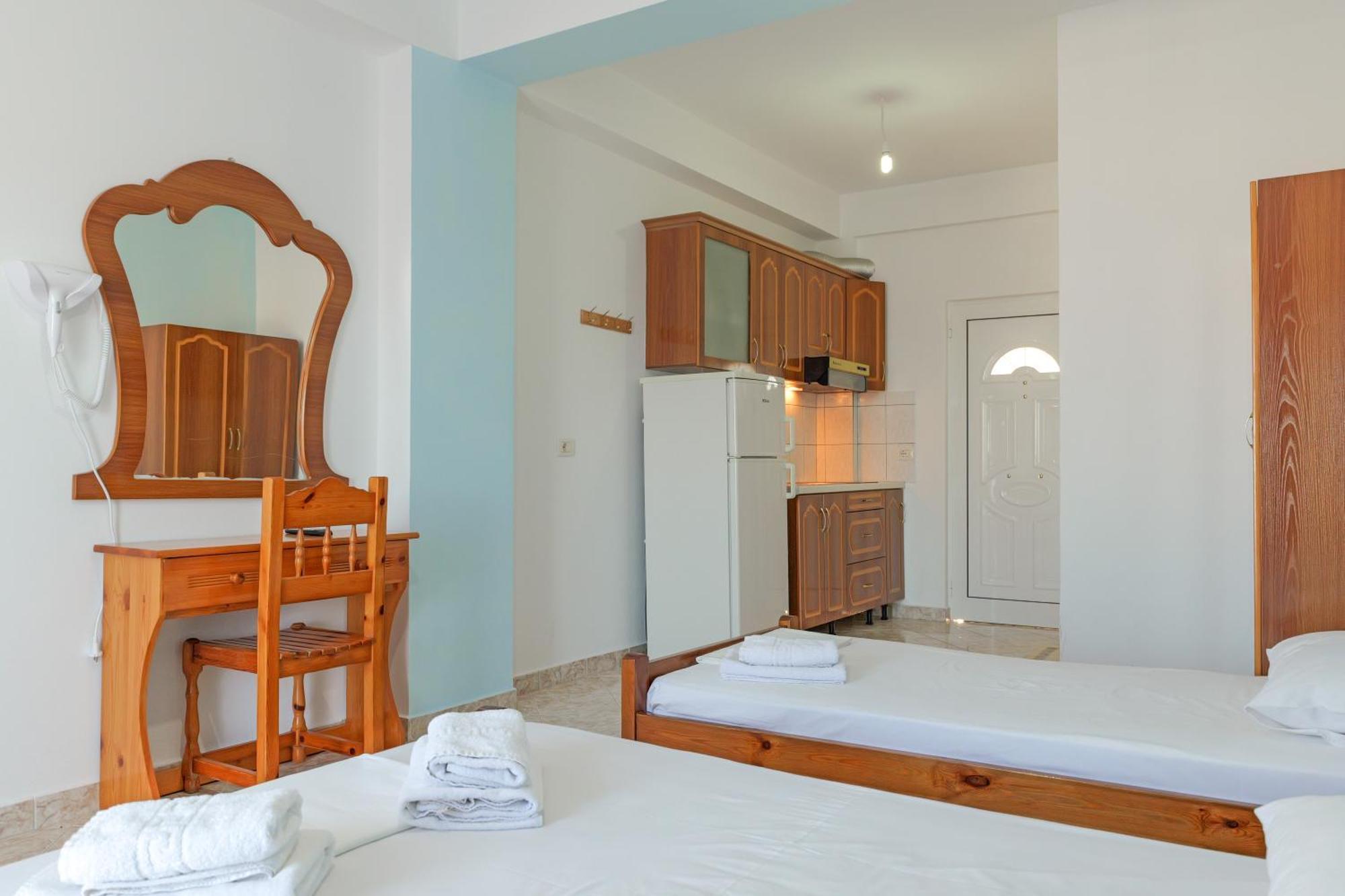 Seaview Apartaments Ксамил Экстерьер фото