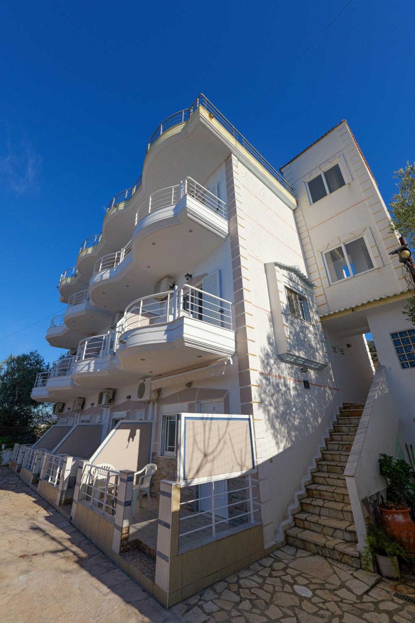 Seaview Apartaments Ксамил Экстерьер фото